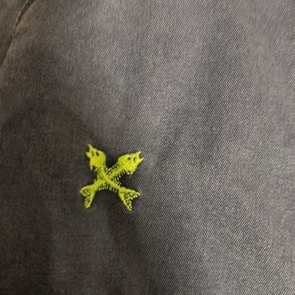 Vineyard Vines Breaker shorts novelty print size 32. - Picture 4 of 12